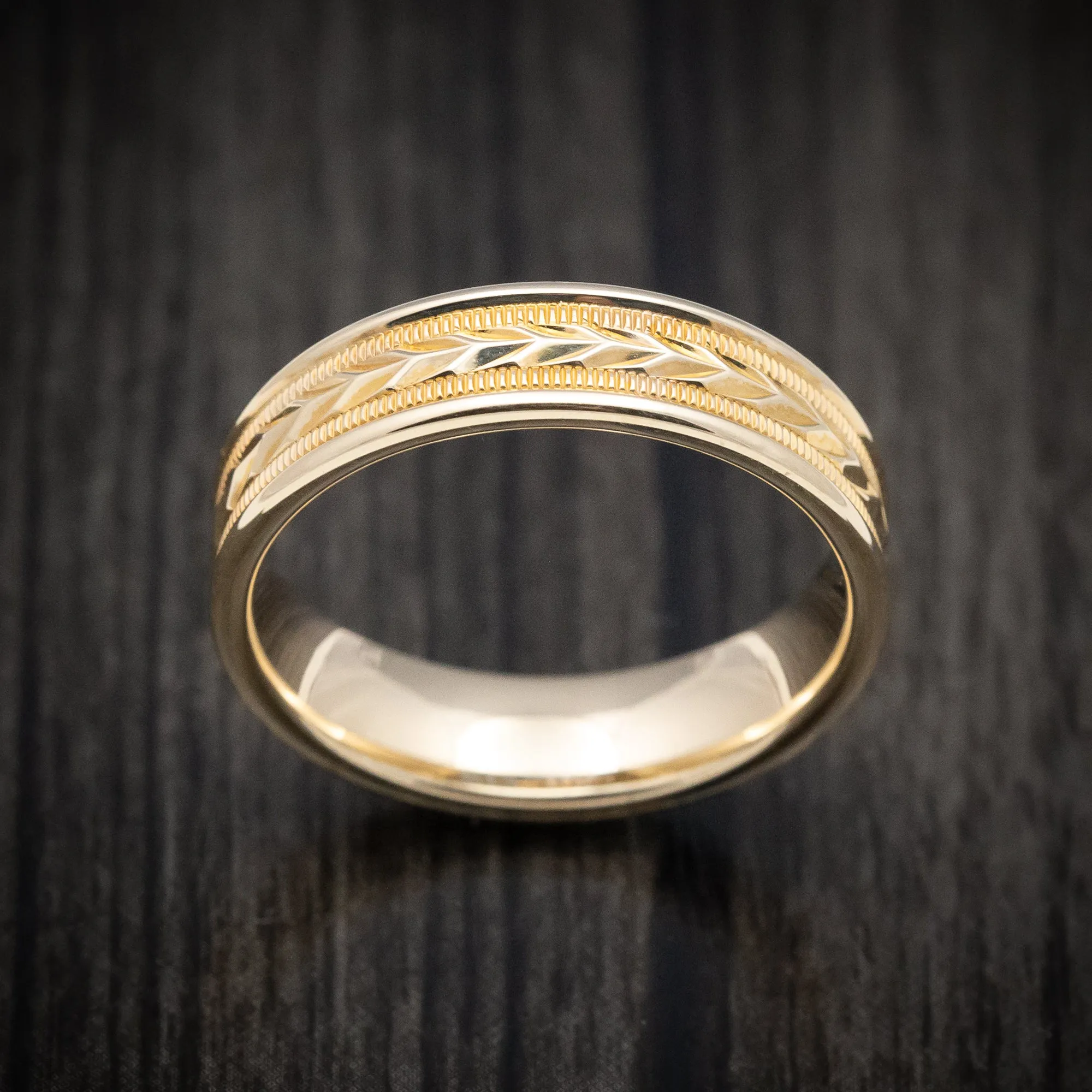 14K Yellow Gold Arrow Design Classic Wedding Men's Band