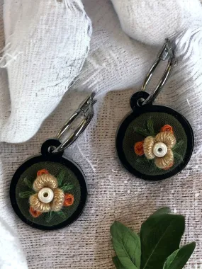 Cosy Daisy, Dangle Earring- Emerald