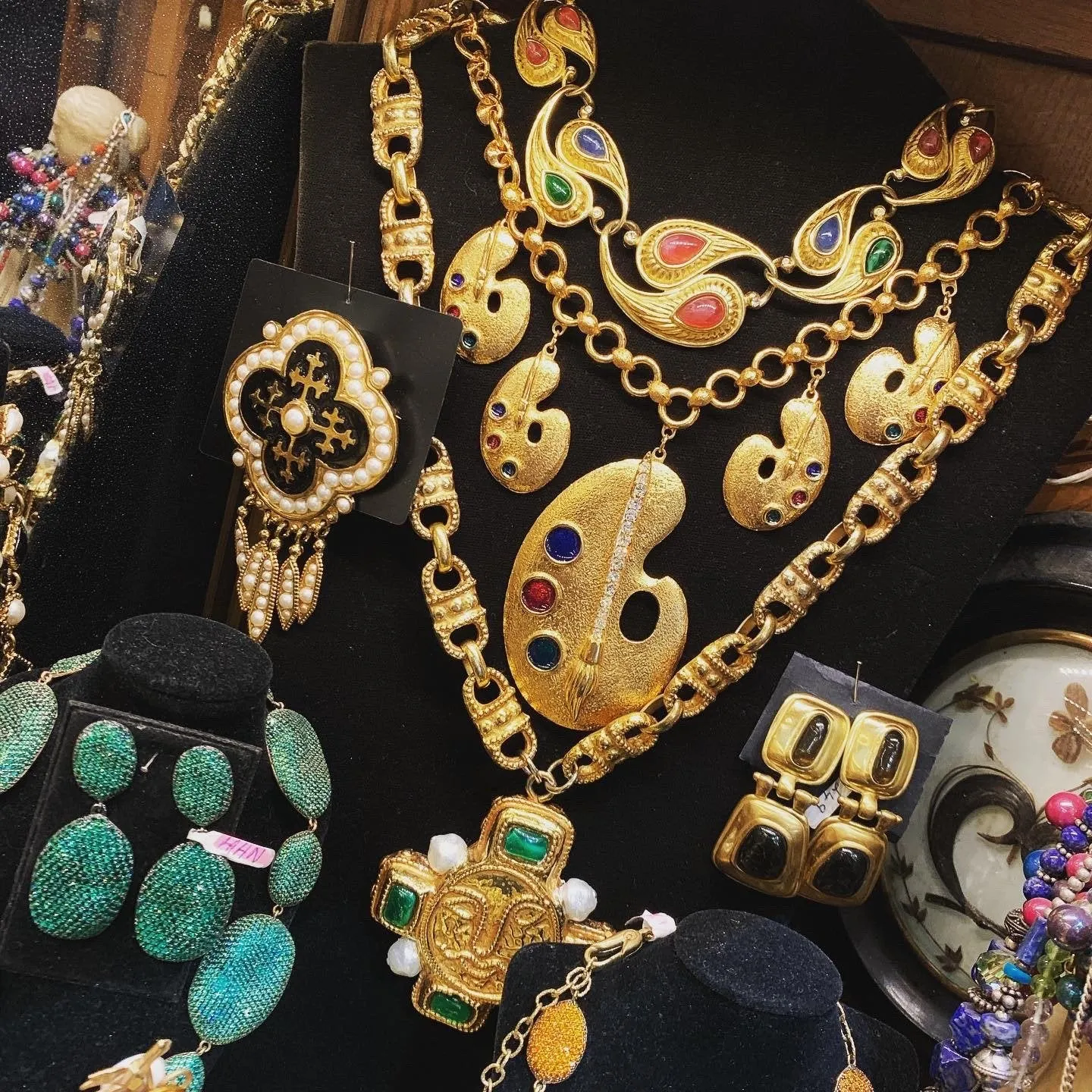 Vintage Style Artist Palette Gold Necklace