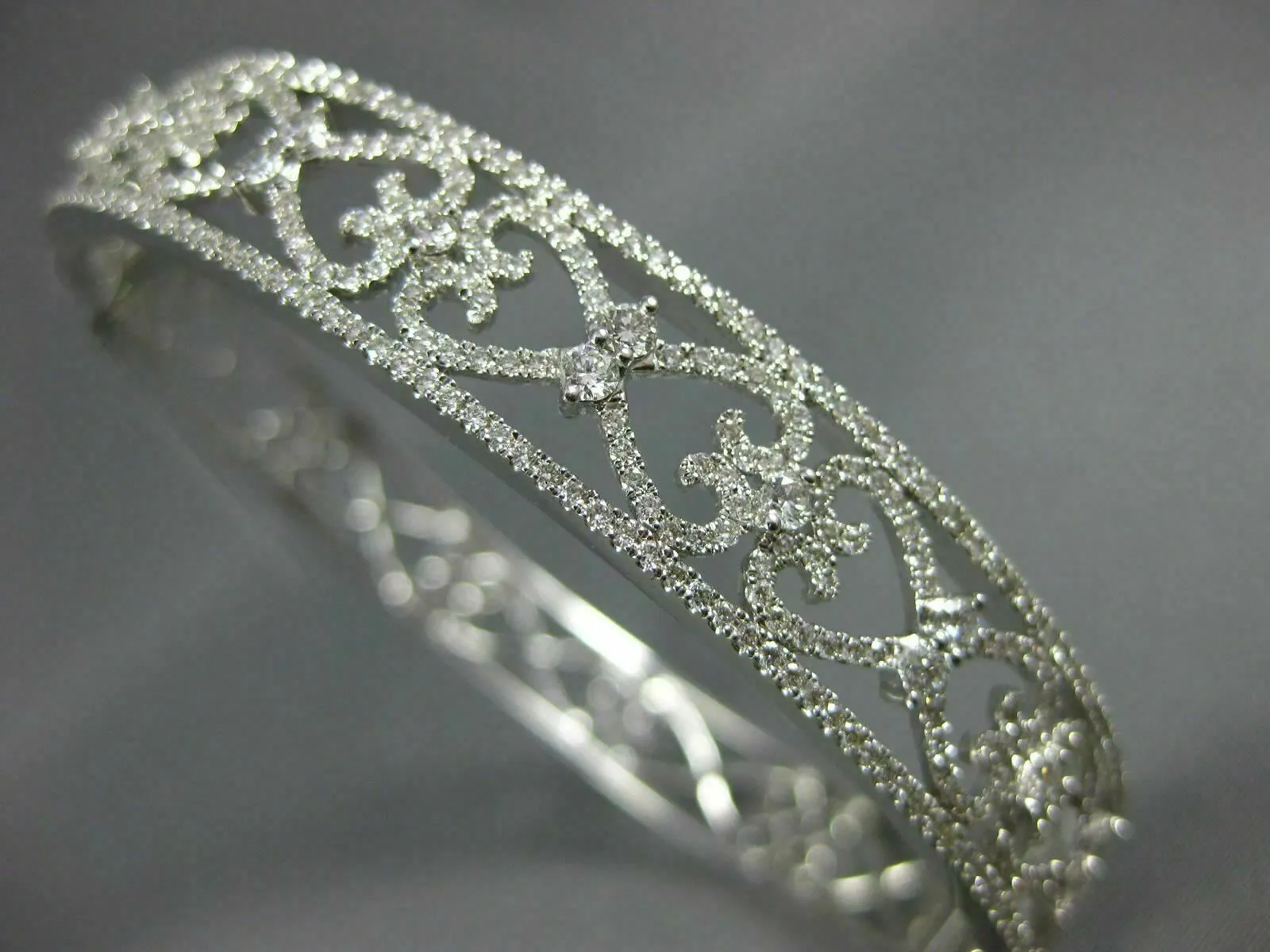 WIDE 1.79CT DIAMOND 18KT WHITE GOLD 3D OPEN FILIGREE MULTI HEART BANGLE BRACELET