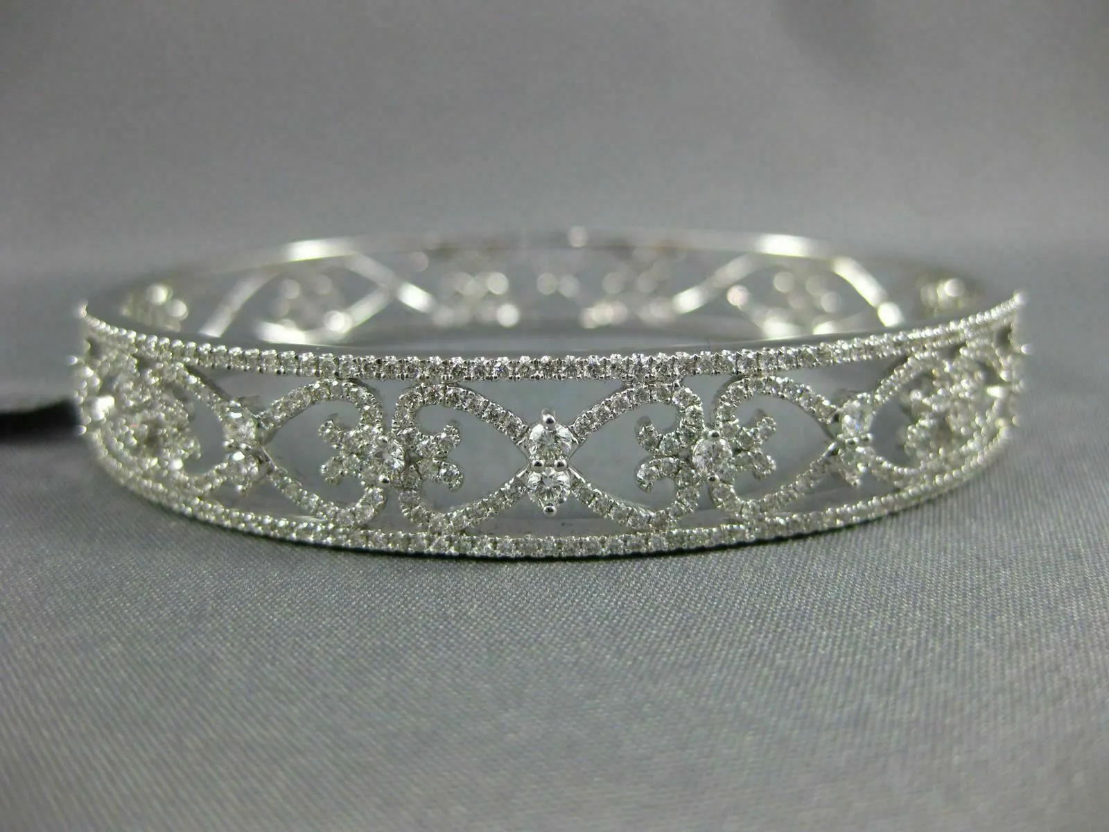 WIDE 1.79CT DIAMOND 18KT WHITE GOLD 3D OPEN FILIGREE MULTI HEART BANGLE BRACELET