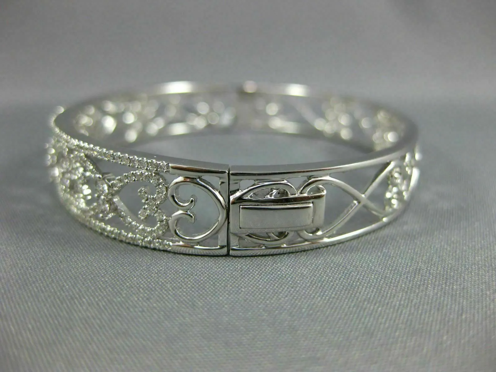 WIDE 1.79CT DIAMOND 18KT WHITE GOLD 3D OPEN FILIGREE MULTI HEART BANGLE BRACELET